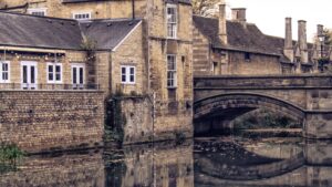 Retrofitting UK historic buildings could generate £35bn annually, report finds