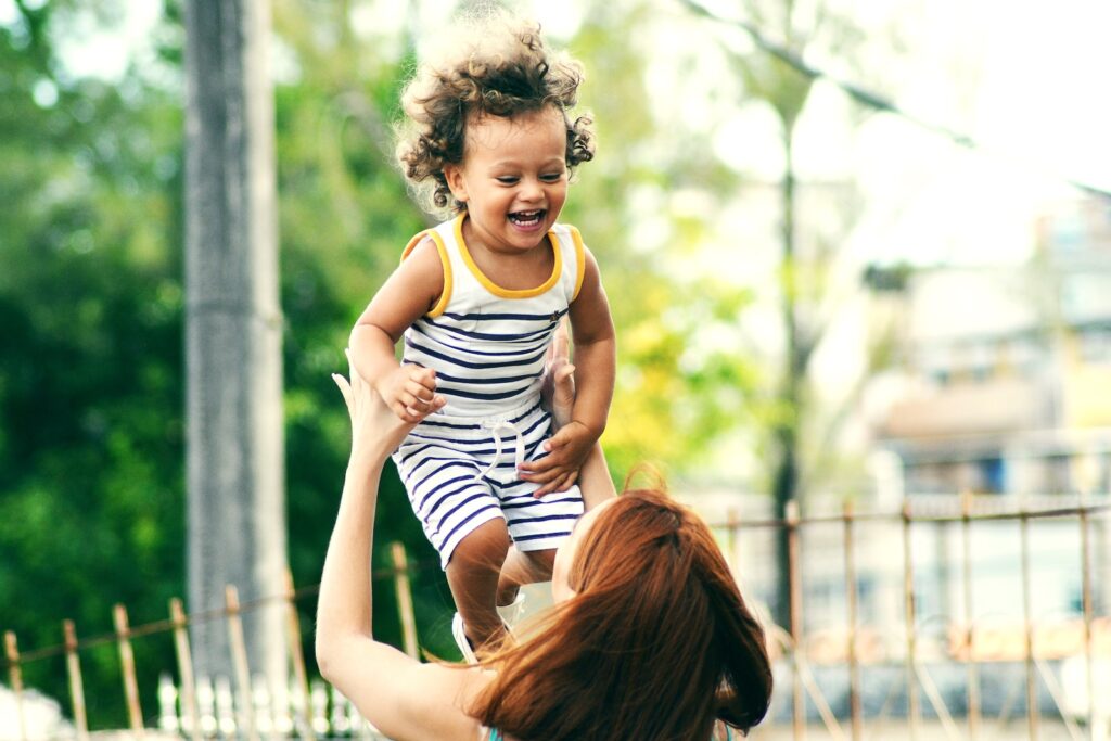 Minister urges social landlords to open the door to childminders
