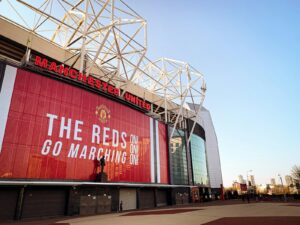 Manchester United aims to build 100,000-capacity stadium