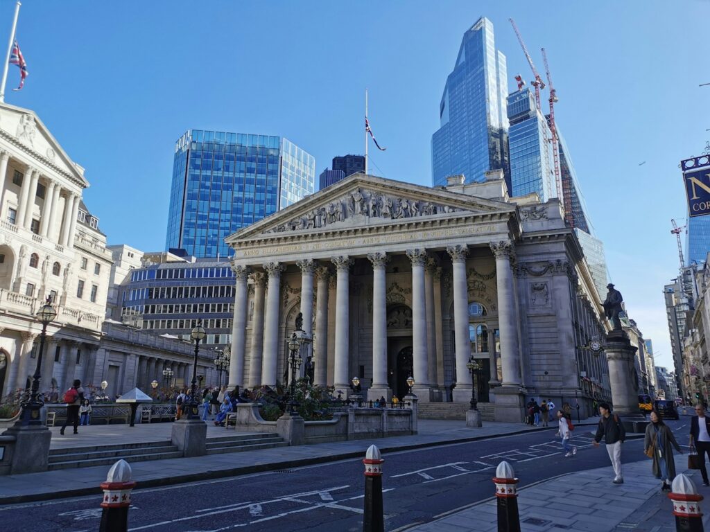 Experts predict: will the Bank of England cut interest rates tomorrow?