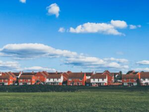 Average UK house price climbs to £271,995 in September