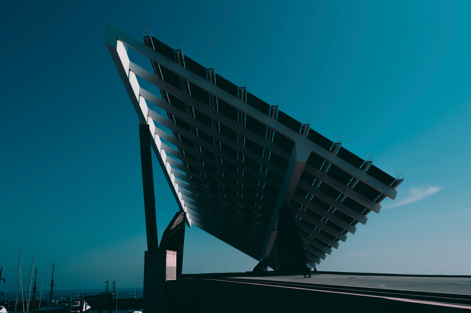 Reeves to curb legal challenges slowing UK energy projects