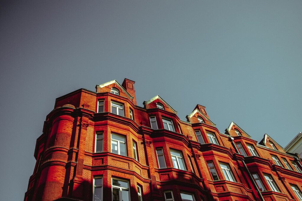 Homes near London private schools ‘cost up to 22% more’ – research